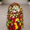 Cofano funebre con fiori di primavera