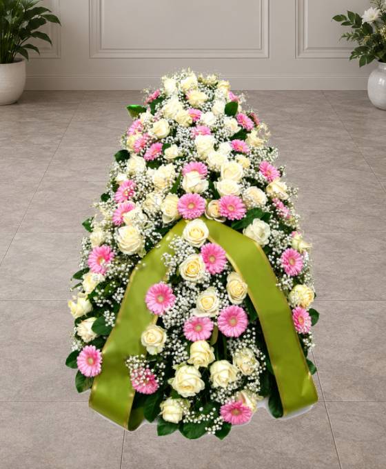 Cofano funebre di rose bianche, gerbere rosa e gisofila